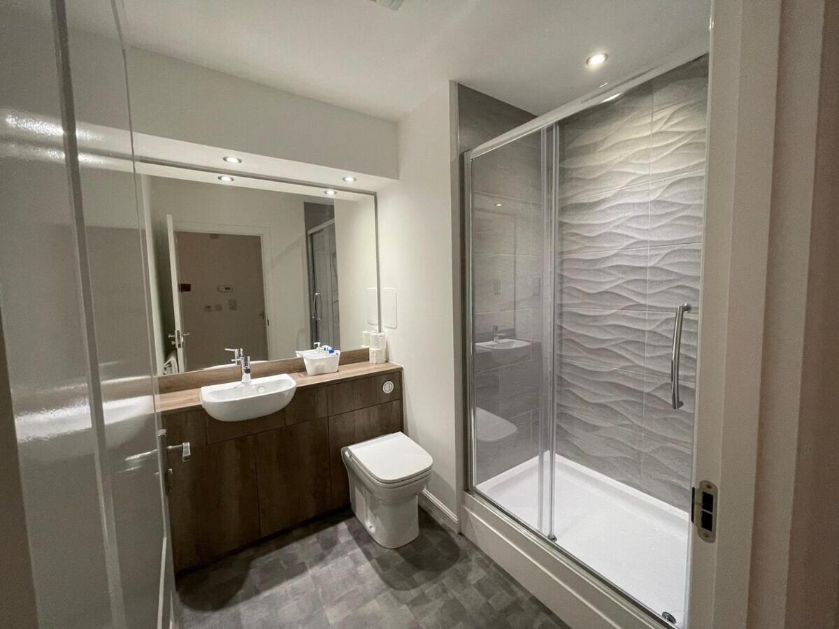 2 Bedroom Luxury Flat In Quiet Village Of Bishopton Бишоптон Экстерьер фото